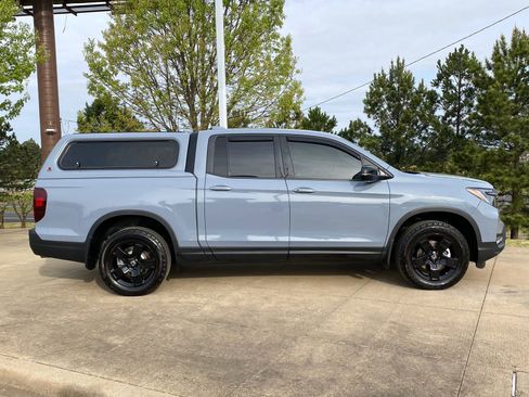 Used 2025 Honda Ridgeline Black Edition image 7