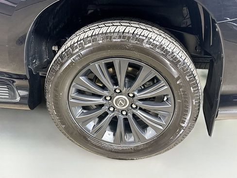 Used 2023 Lexus GX 460 Premium w/ Accessory Package AWD/4WD image 9