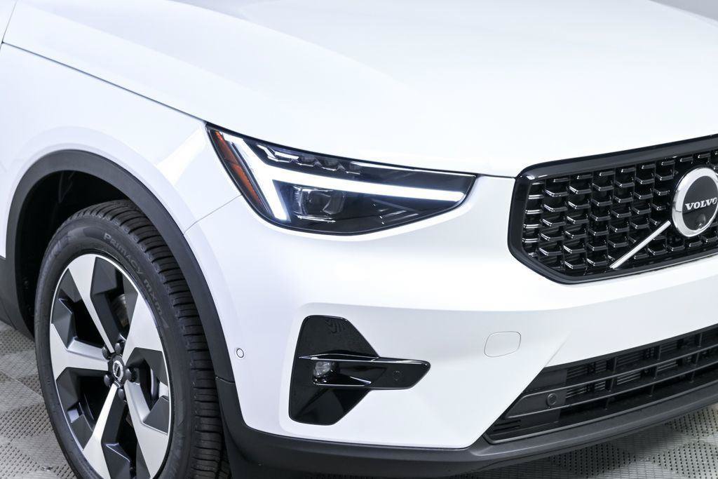 Used 2026 Volvo XC40 B5 Plus w/ Protection Package Premier AWD/4WD image 36