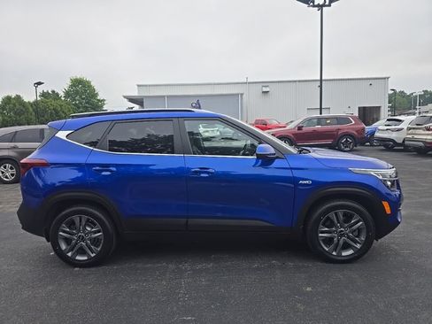 Used 2023 Kia Seltos S w/ Navigation Package AWD/4WD image 9