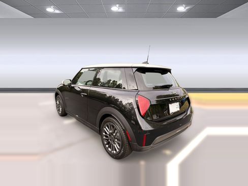 Used 2026 MINI Cooper 2-Door Hardtop FWD image 3