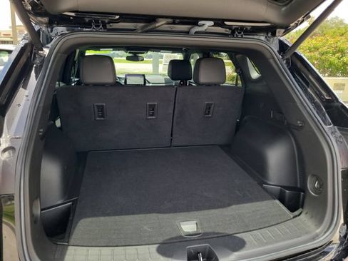 Used 2023 Chevrolet Blazer RS FWD image 6