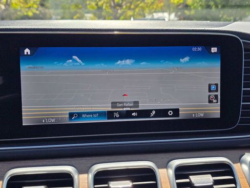 Used 2020 Mercedes-Benz GLS 450 4MATIC image 33