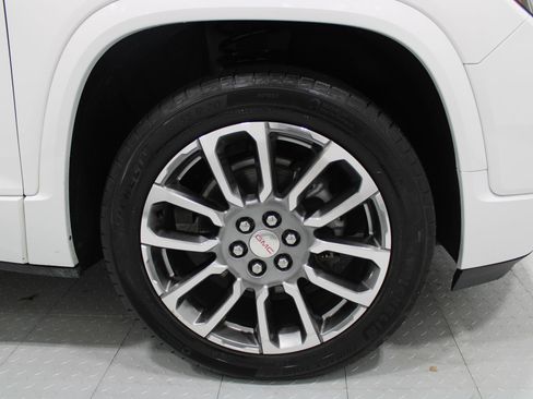 Used 2023 GMC Acadia Denali AWD/4WD image 5