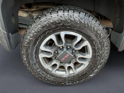 Used 2022 GMC Sierra 2500 AT4 AWD/4WD image 14