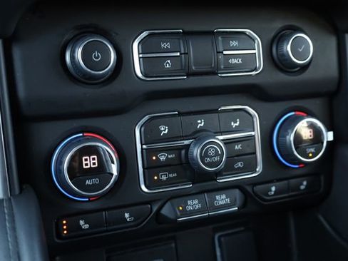 Used 2023 Chevrolet Tahoe LT image 18