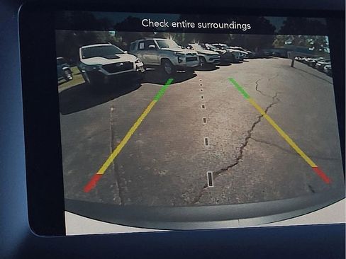 Used 2021 Jeep Cherokee Latitude w/ Mopar Interior Package FWD image 13