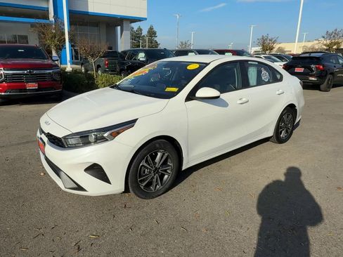 Used 2024 Kia Forte LXS image 3