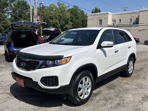 Used 2012 Kia Sorento FWD w/ Third Row Pkg image 2