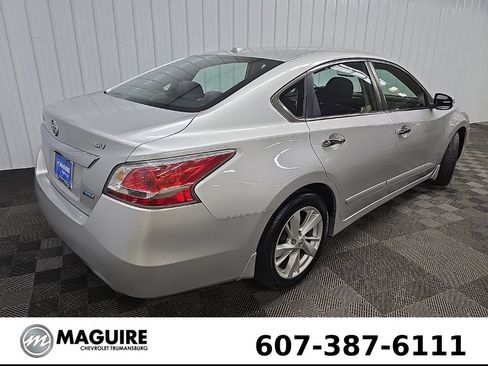 Used 2015 Nissan Altima 2.5 SV w/ Convenience Package FWD image 10