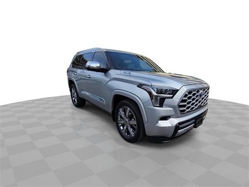 Used 2023 Toyota Sequoia Capstone image 2