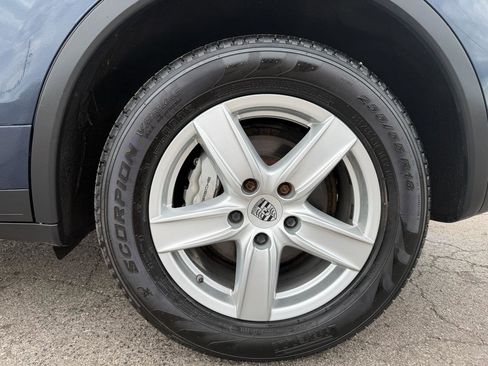 Used 2014 Porsche Cayenne S image 5