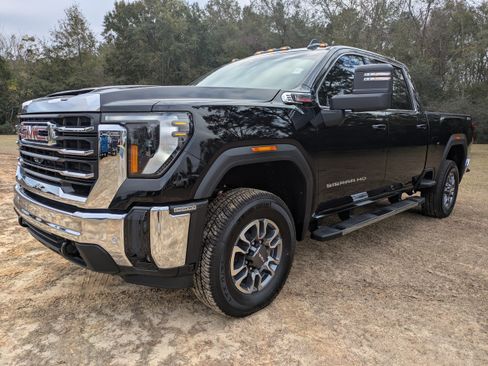 New 2025 GMC Sierra 2500 SLE w/ SLE Value Package; image 8