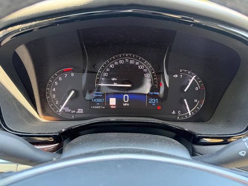 Used 2017 Cadillac XT5 Luxury w/ Driver Awareness Package FWD image 20