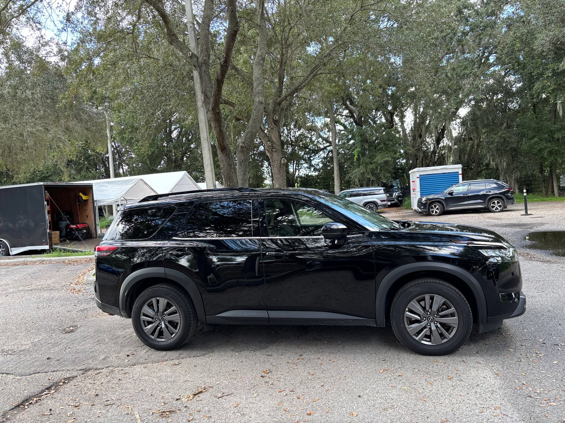 Used 2025 Nissan Pathfinder SV FWD image 13