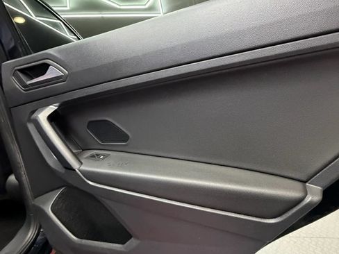 Used 2019 Volkswagen Tiguan SE w/ Panoramic Sunroof Package FWD image 32