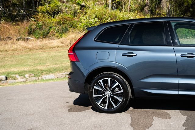 Used 2023 Volvo XC60 B5 Plus w/ Climate Package AWD/4WD image 10