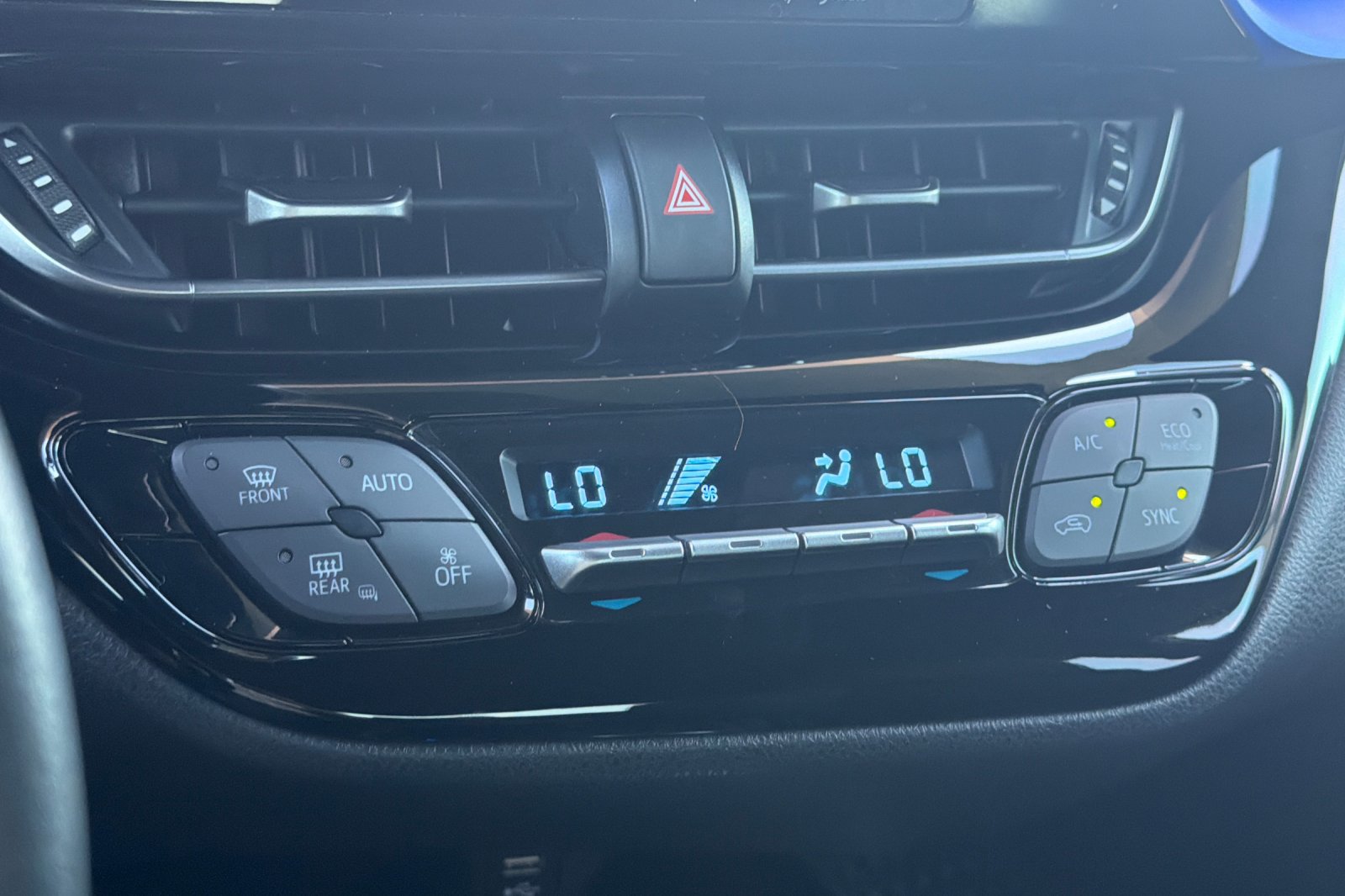 Used 2020 Toyota C-HR XLE FWD image 25