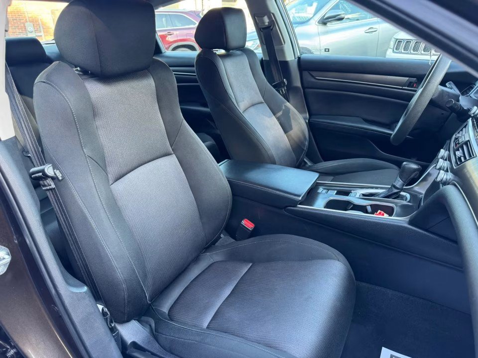 Used 2018 Honda Accord LX image 18