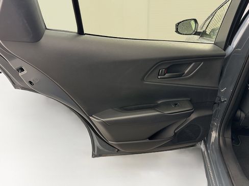 Used 2025 Toyota Prius Plug-In Hybrid image 27