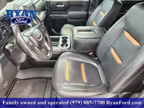 Used 2022 GMC Sierra 2500 AT4 w/ AT4 Premium Plus Package AWD/4WD image 9