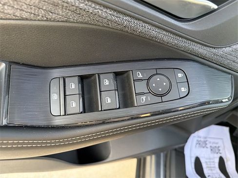 Used 2023 Nissan Rogue SV image 10