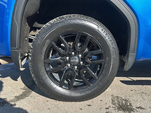 Used 2023 GMC Sierra 1500 Elevation image 35