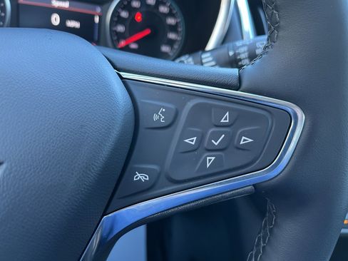 Used 2024 Chevrolet Equinox LT image 19