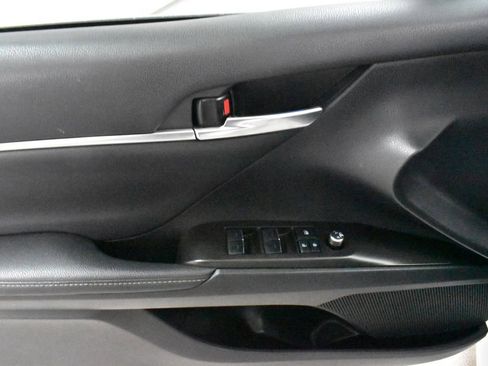 Used 2022 Toyota Camry XSE w/ Cold Weather Package image 17