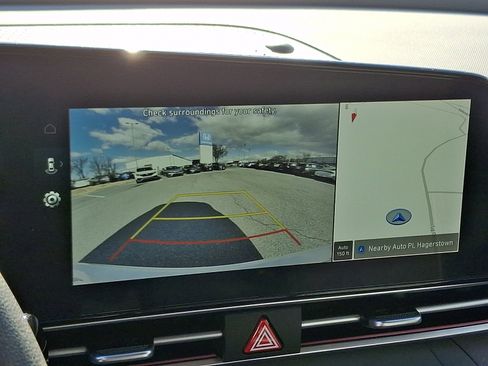 Used 2024 Hyundai Elantra SEL image 19