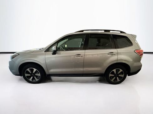 Used 2018 Subaru Forester 2.5i Limited AWD/4WD image 9