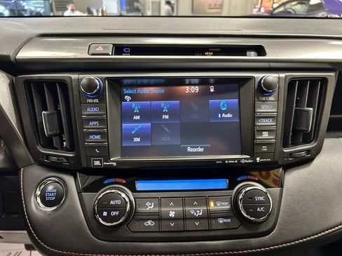 Used 2016 Toyota RAV4 SE image 16