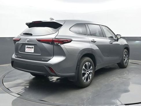 Used 2026 Toyota Highlander XLE image 22
