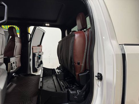 Used 2019 Ford F250 Platinum w/ Platinum Ultimate Package AWD/4WD image 17