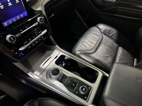 Used 2024 Ford Explorer Platinum w/ Technology Package AWD/4WD image 70