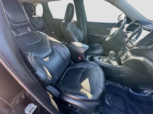 Used 2019 Jeep Cherokee Limited AWD/4WD image 33