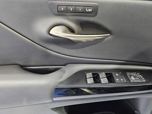 Used 2024 Lexus ES 350 w/ Premium Package FWD image 13