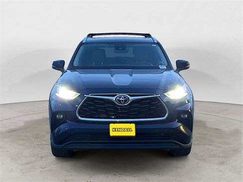 Used 2022 Toyota Highlander Limited image 8