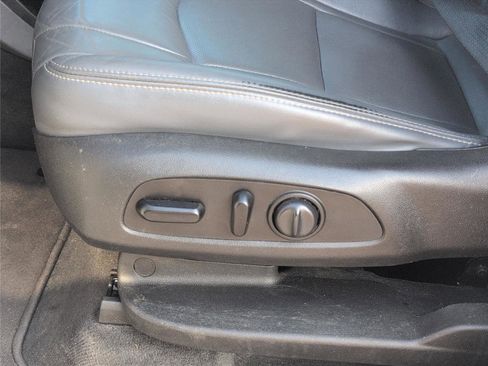 Used 2020 Buick Enclave Essence image 15