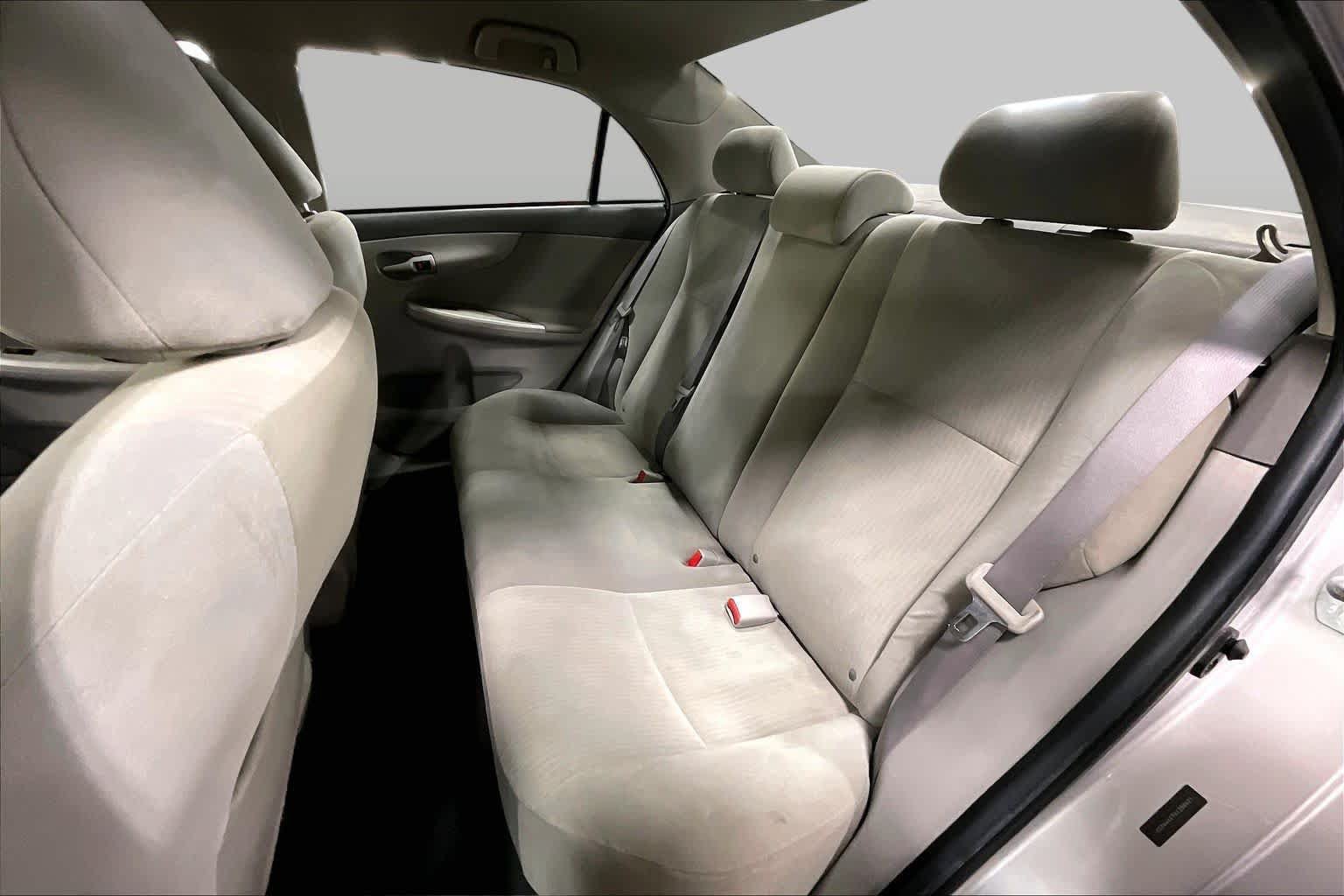 Used 2010 Toyota Corolla LE FWD image 19