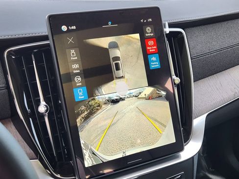 New 2026 Volvo XC90 B6 Ultra w/ Protection Package image 8