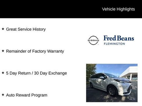 Used 2025 Toyota Sienna XLE FWD image 5