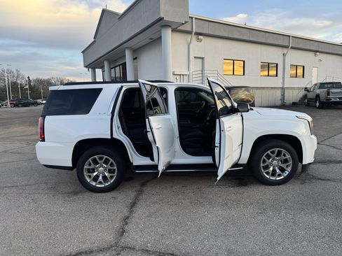 Used 2018 GMC Yukon SLE w/ SLE Value Package image 8