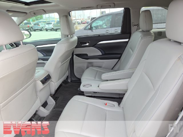Used 2015 Toyota Highlander XLE AWD/4WD image 23
