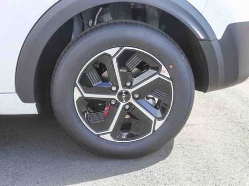 New 2026 Kia Niro LX FWD image 19