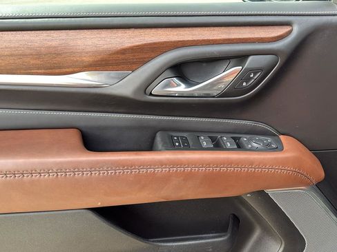 Used 2023 GMC Yukon XL Denali Ultimate image 12