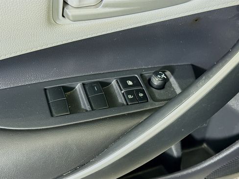 Used 2020 Toyota Corolla SE image 24