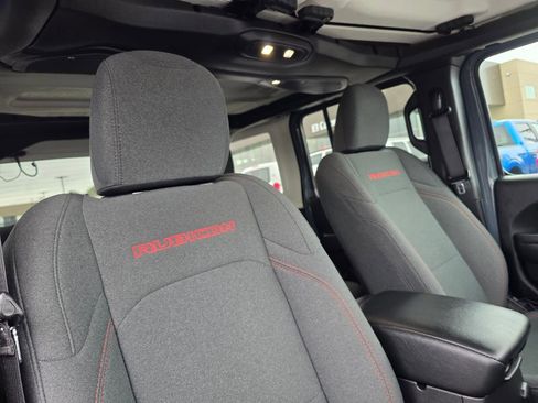 Used 2025 Jeep Wrangler Unlimited Rubicon image 11