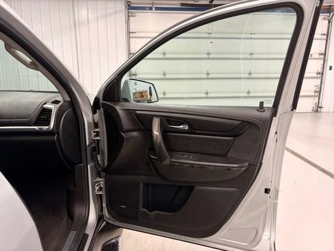 Used 2017 GMC Acadia Limited SLT AWD/4WD image 12