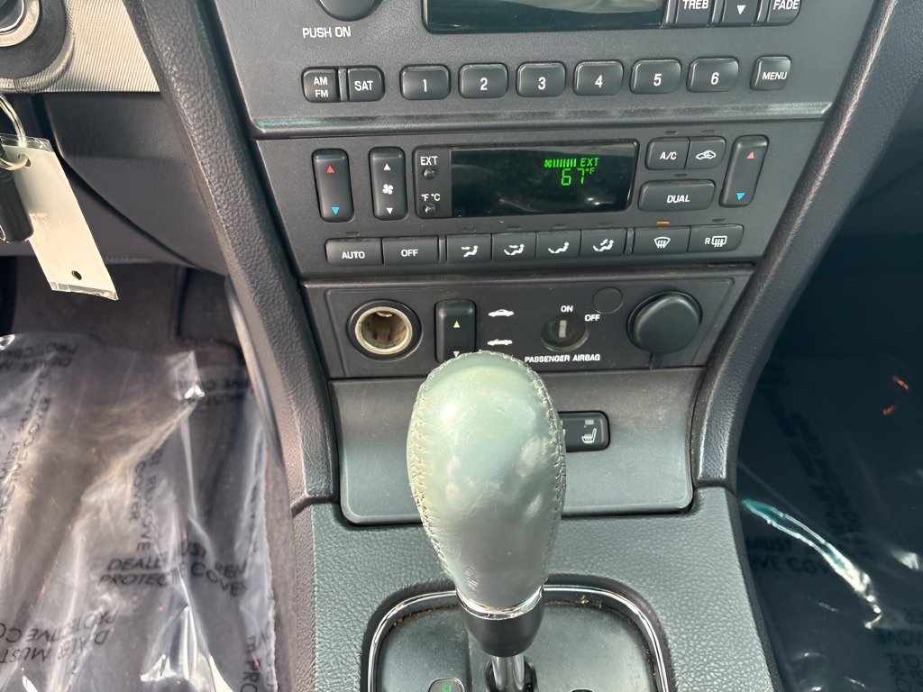 Used 2005 Ford Thunderbird RWD image 15